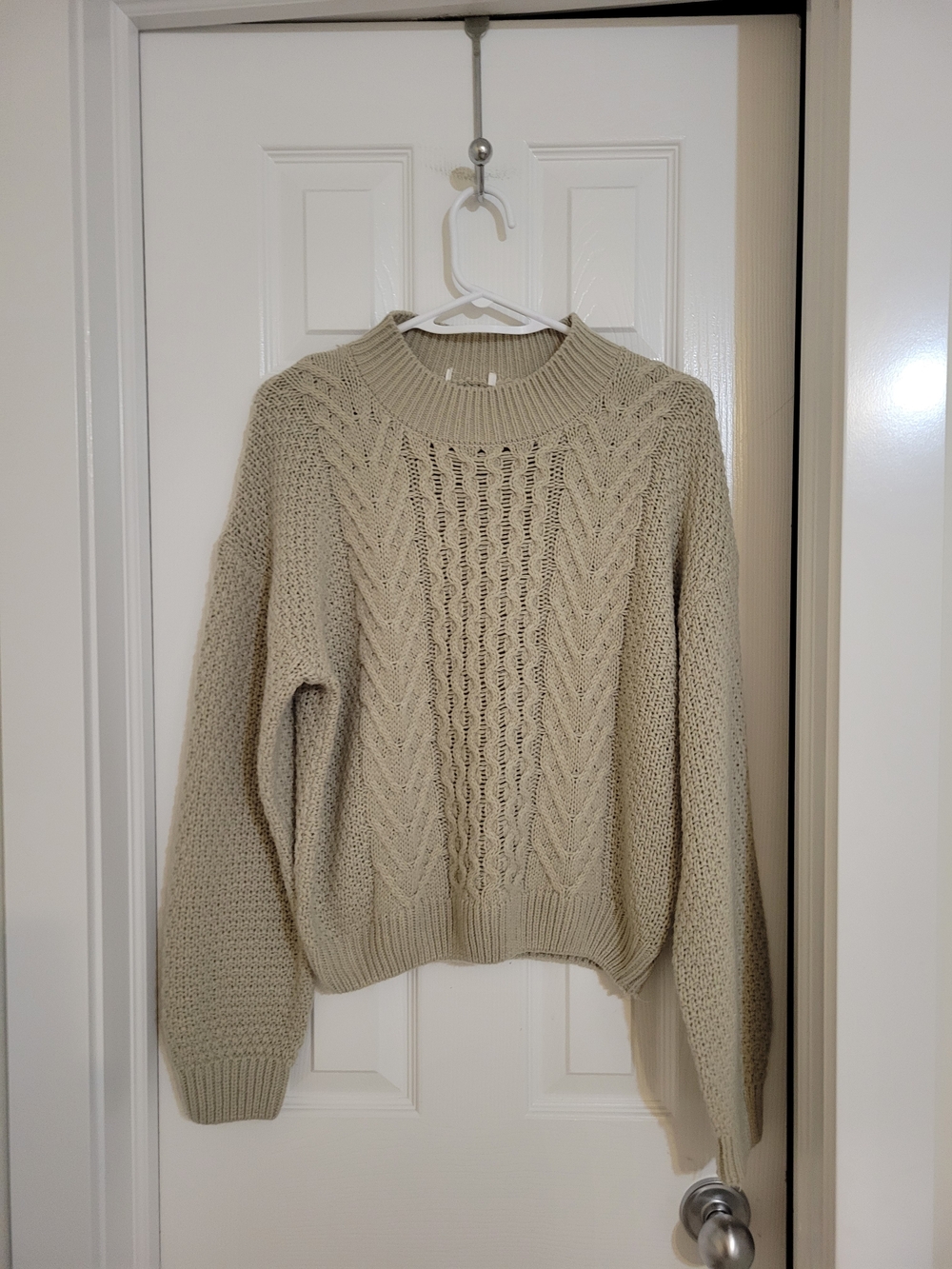 Women's Cable Crewneck Sweater in Light Beige Size M